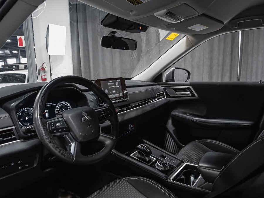 2023 Mitsubishi Outlander Plug-In Hybrid ES Grey