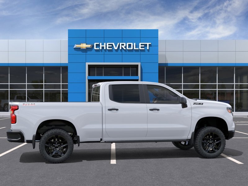 CHEVROLET Silverado 1500 Custom Trail Boss cabine multiplace 4RM 157 po 2026 Blanc sommet Gatineau - photo #4