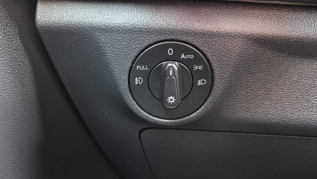 Volkswagen JETTA HIGHLINE 2019 Rouge Mont-Laurier - photo #18