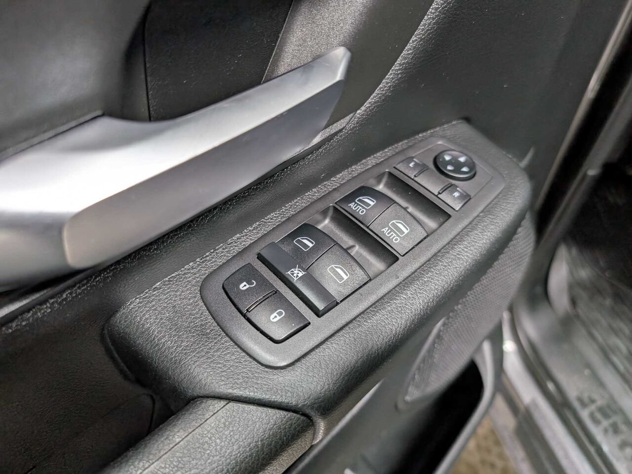 2020 Ram 1500 1C6RRFGG5LN112214 Grey Sherbrooke - photo #9