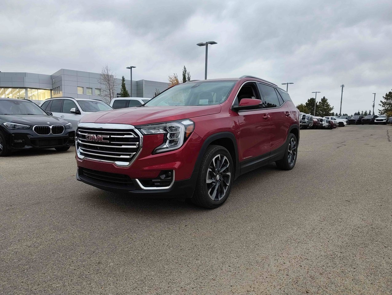 2023 GMC Terrain AWD 4dr SLT Red Sherwood Park - photo #3