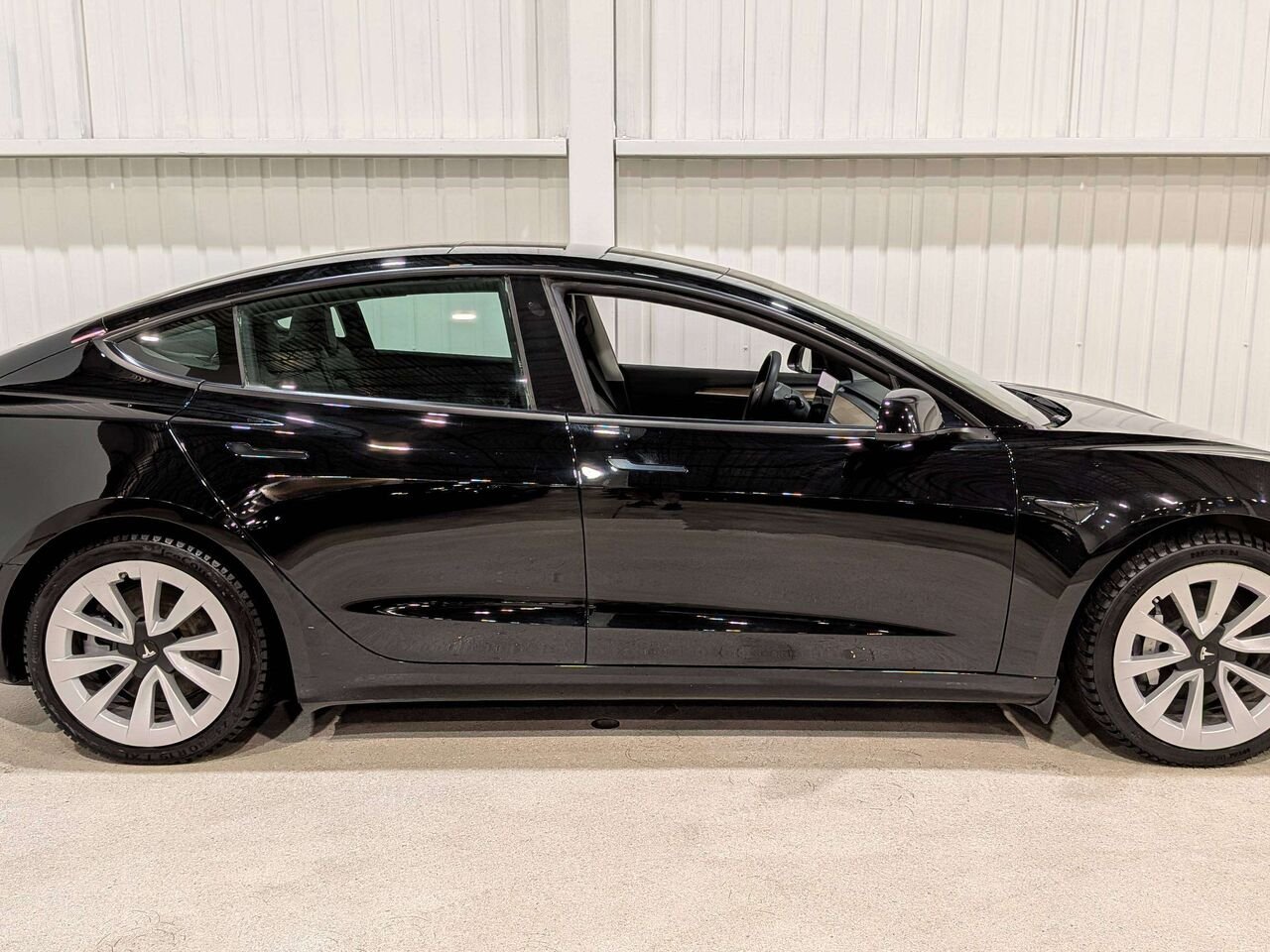 2022 Tesla Model 3 Standard Range RWD *Ltd Avail* Black Val-David - photo #7