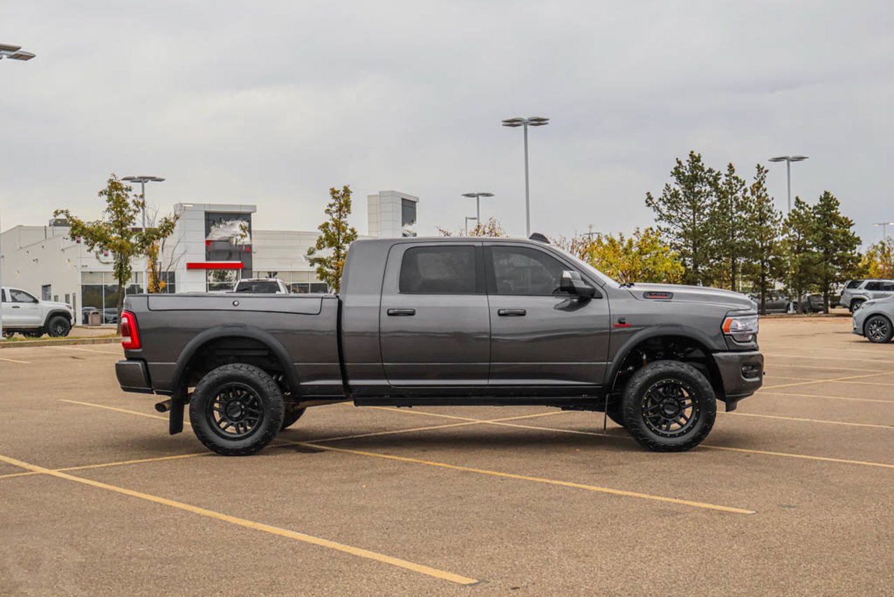 2022 Ram 3500 Limited 4x4 Mega Cab 6'4 Box Grey Sherwood Park - photo #9