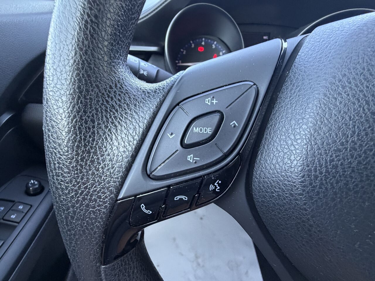 Photo 12 — Toyota C-HR 2019