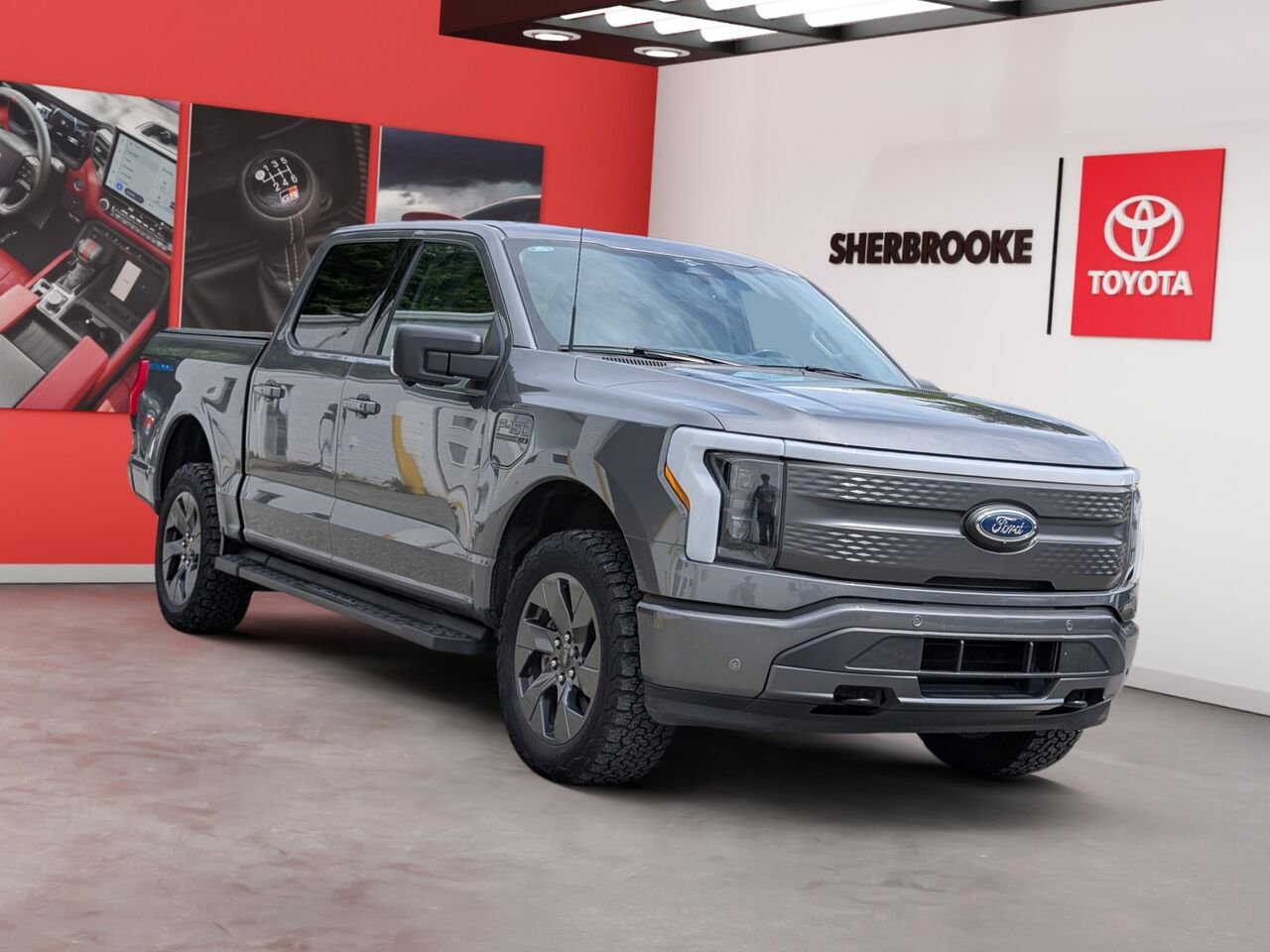 Ford F-150 Lightning XLT/SIÈGES CHAUFFANT/VOLANT CHAUFFANT/AC BIZONE/BLUETOOTH/CAMÉRA DE RECUL 2023 Noir Sherbrooke - photo #4