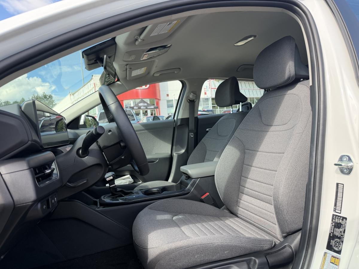 2025 Kia K4 White  - photo #6