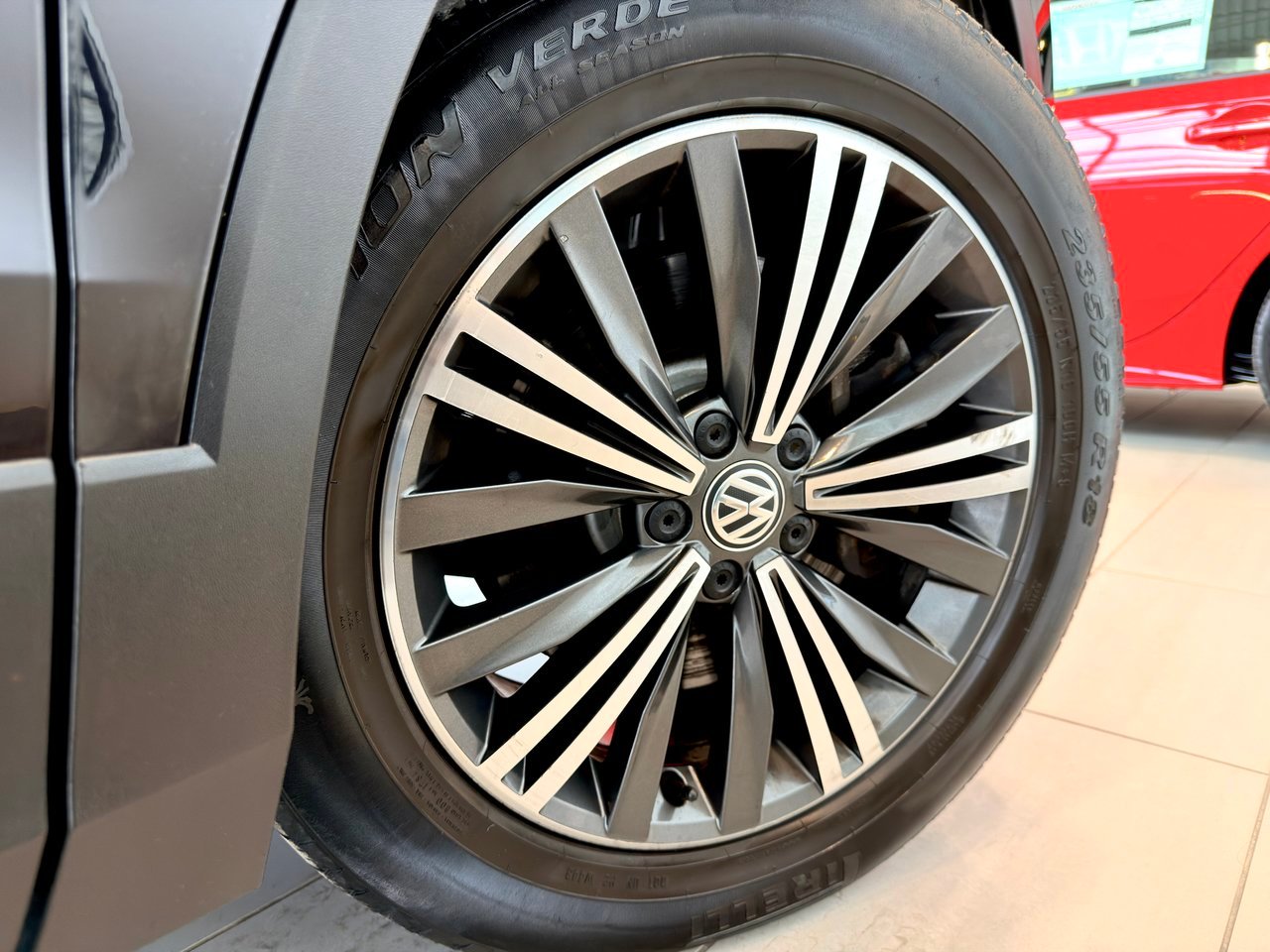 2018 Volkswagen Tiguan Black Notre-Dame-des-Prairies - photo #12