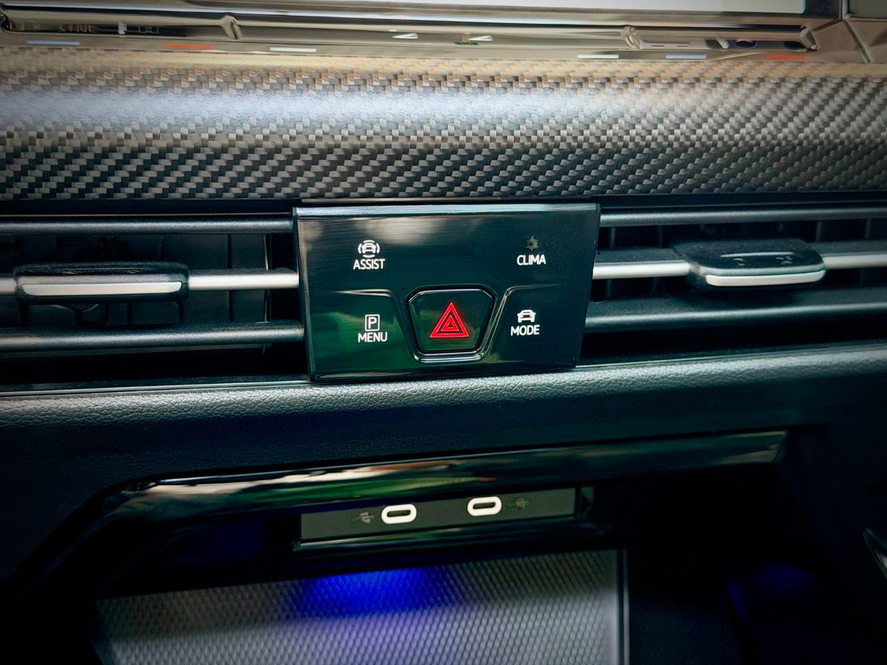 2024 Volkswagen Golf R Blue Notre-Dame-des-Prairies - photo #29