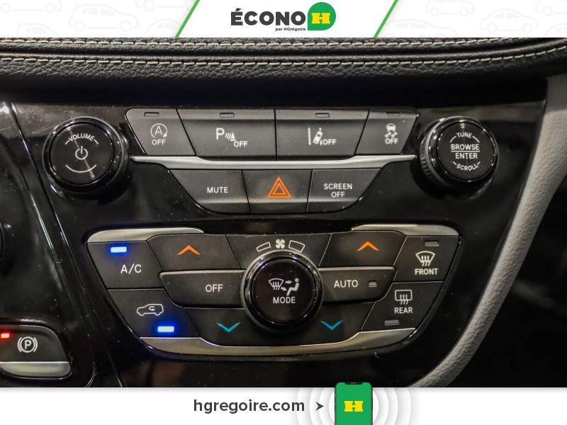 2022 Chrysler Pacifica Red Saint-Eustache - photo #18