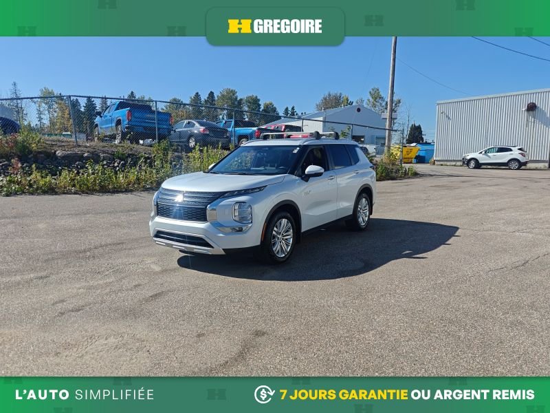 2024 Mitsubishi Outlander White Saint-Eustache - photo #2