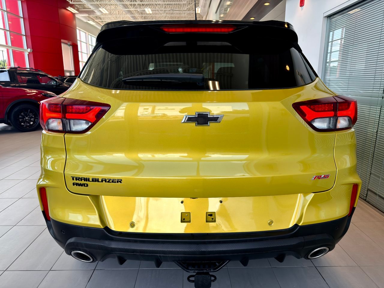 Chevrolet Trailblazer 2023 Jaune Notre-Dame-des-Prairies - photo #8