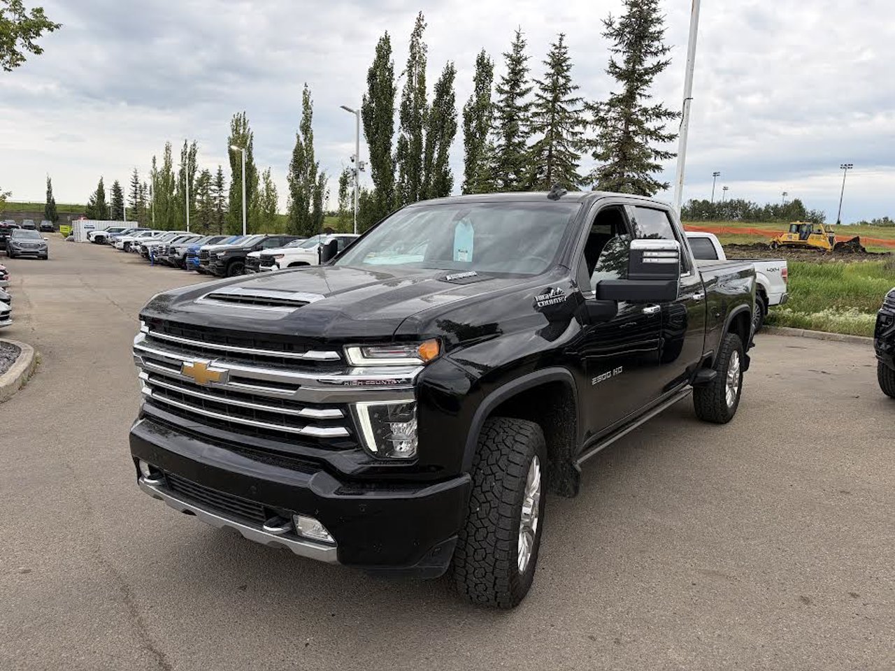 2022 Chevrolet Silverado 2500HD 4WD Crew Cab 159 High Country Black Sherwood Park - photo #2