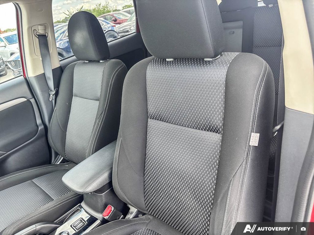 Mitsubishi Outlander JA4AZ2A39JZ619508 2018 Rouge Mirabel - photo #22
