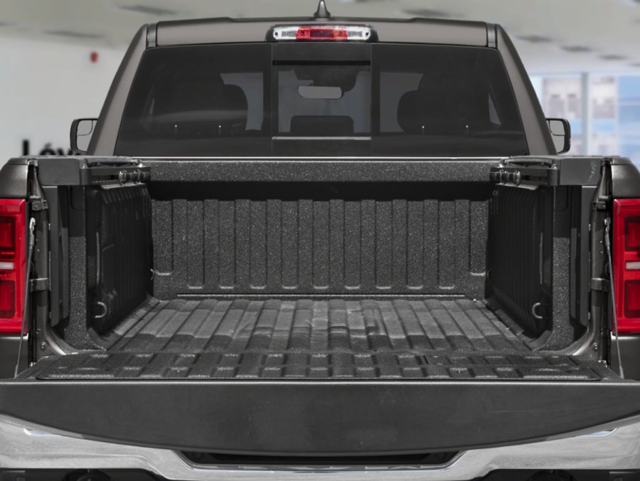 2026 RAM 1500 Limited cabine d'équipe 4x4 caisse de 5 pi 7 po Diamond Black Crystal Pearl