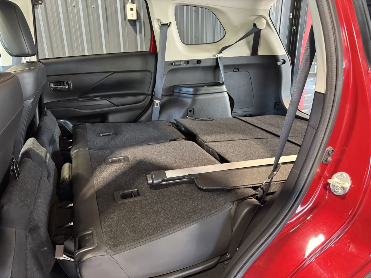 2020 Mitsubishi Outlander Red Rouyn-Noranda - photo #13