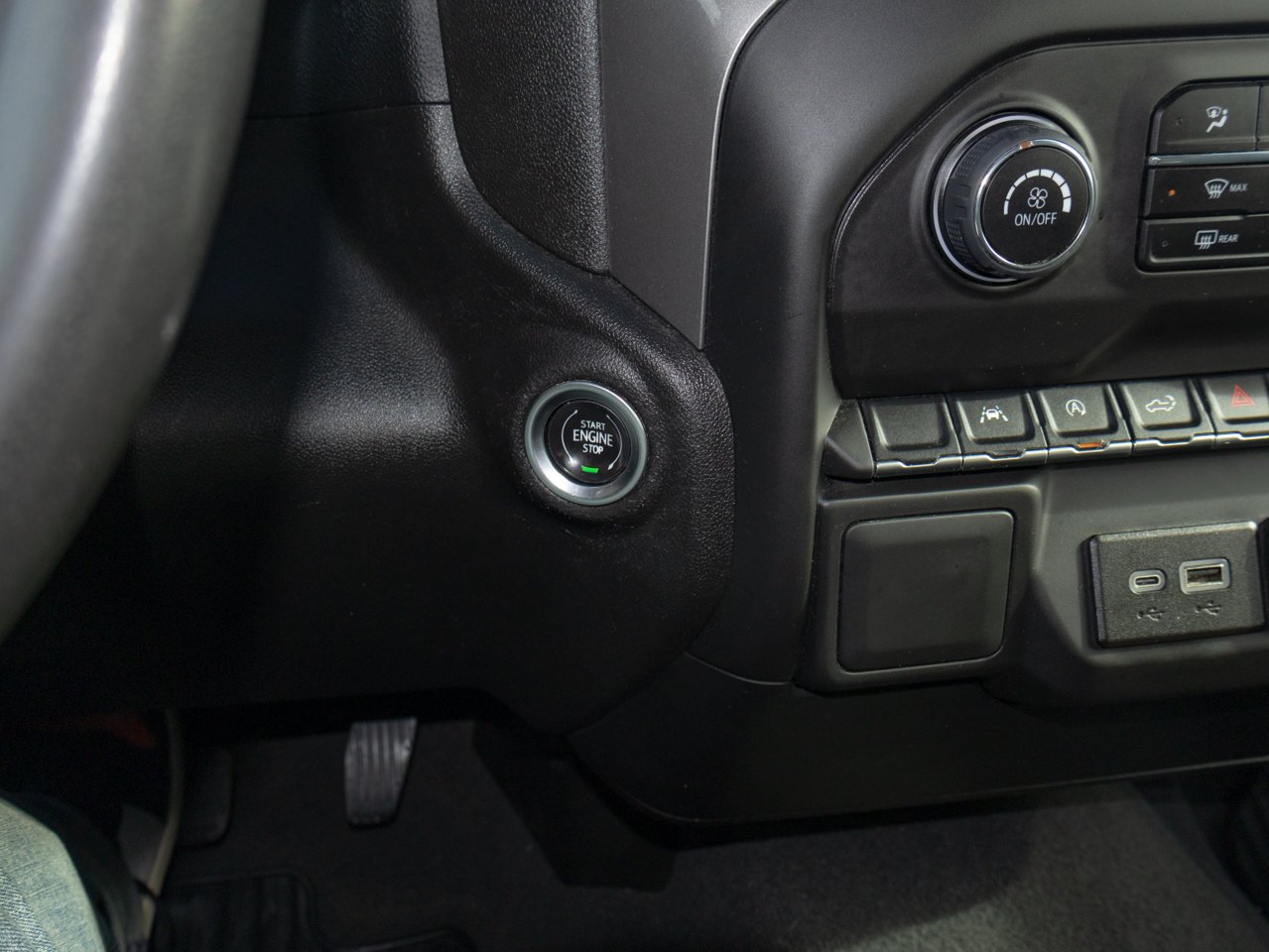 2024 Chevrolet Silverado 1500 4WD Crew Cab 147 Custom Grey Sherwood Park - photo #22