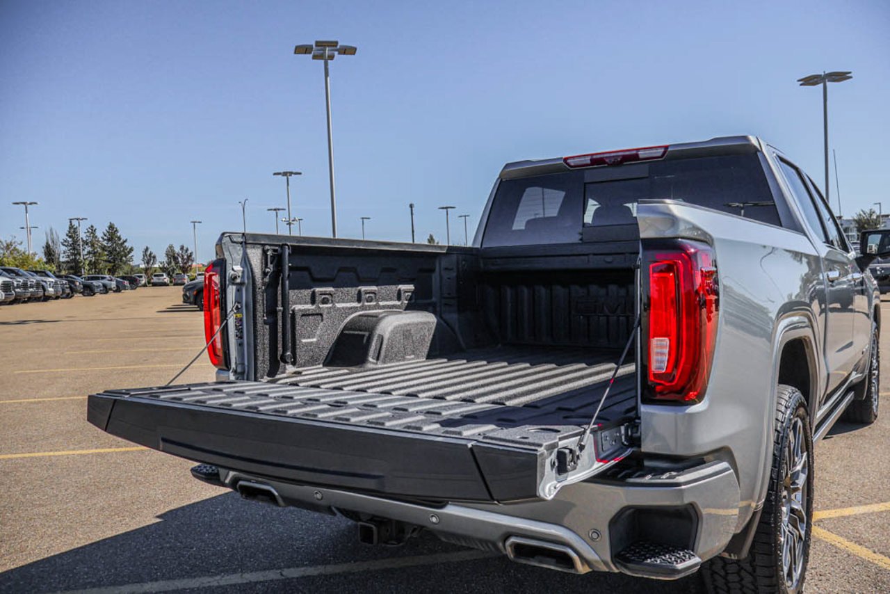 2025 GMC Sierra 1500 4WD Crew Cab 147 Denali Ultimate Grey Sherwood Park - photo #7
