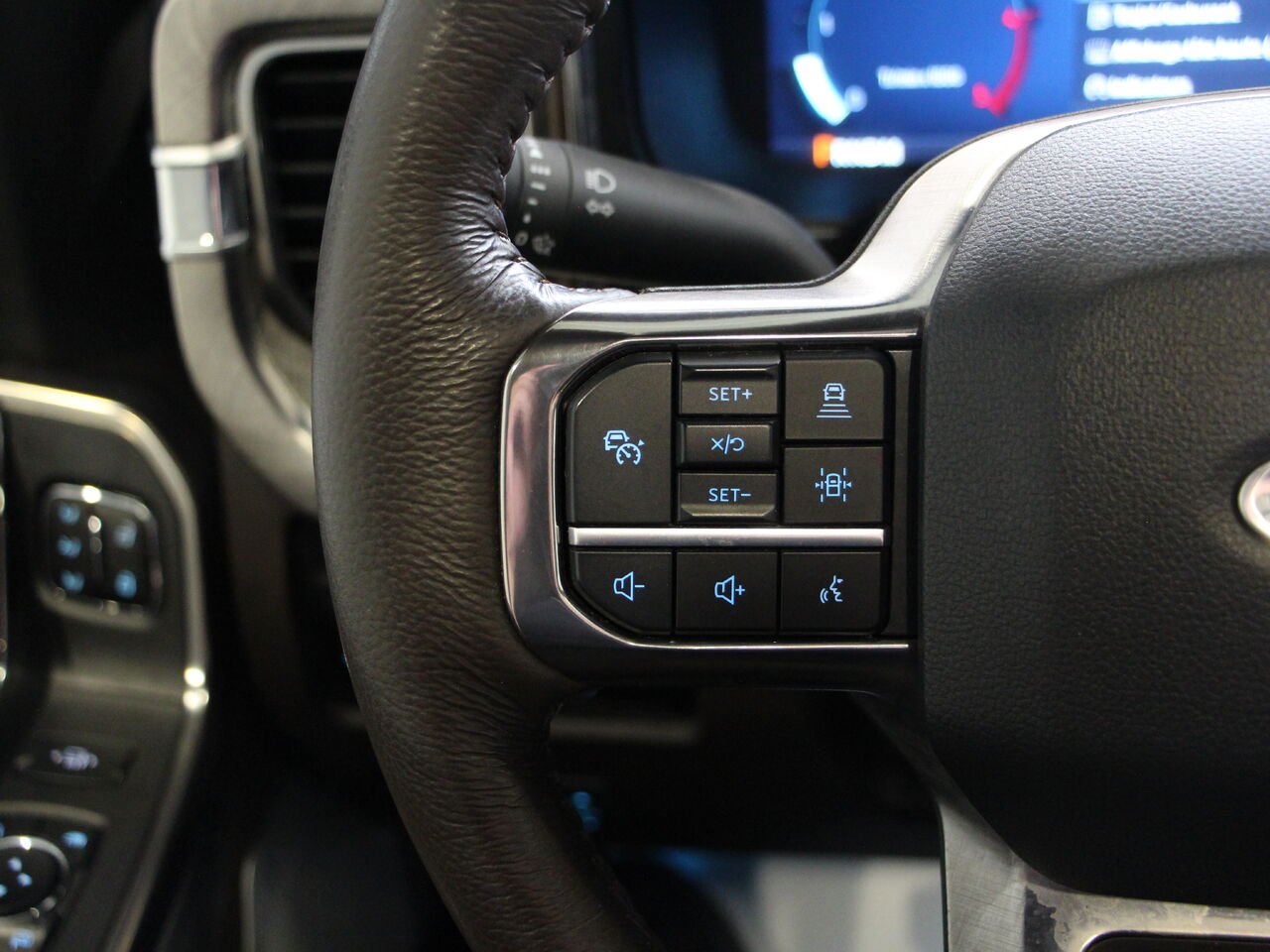 Ford Super Duty F-450 DRW King Ranch cabine 6 places 4RM caisse de 8 pi 2024 Blanc Châteauguay - photo #26