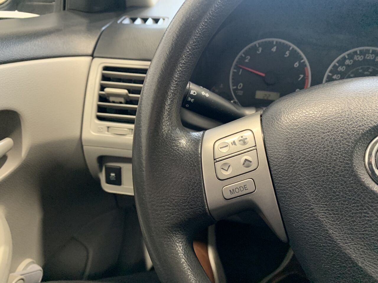 2012 Toyota Corolla Grey Châteauguay - photo #22