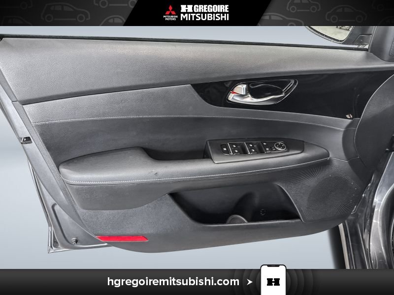 2024 Kia Forte Grey Laval - photo #11
