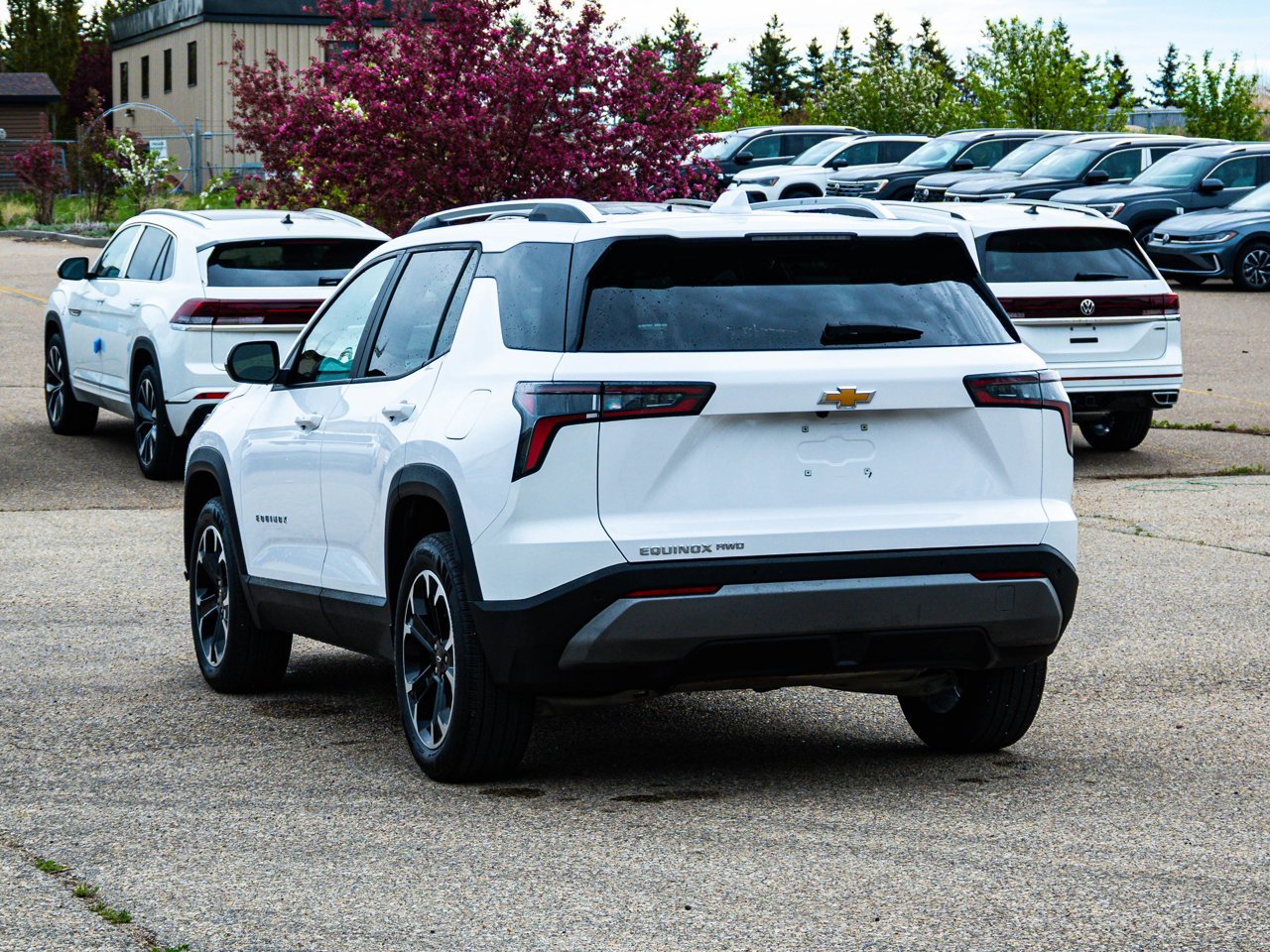 2026 Chevrolet Equinox AWD 4dr LT w/2LT White Sherwood Park - photo #10