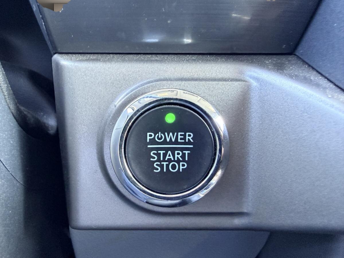 2024 Ford F-150 Lightning Black  - photo #10