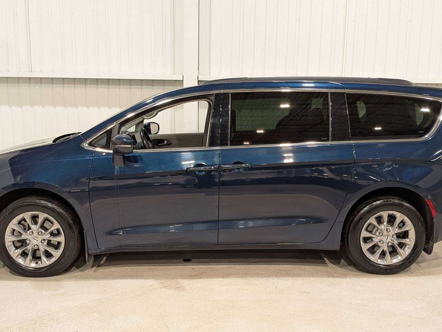 Chrysler Pacifica Touring L AWD 2022 Bleu