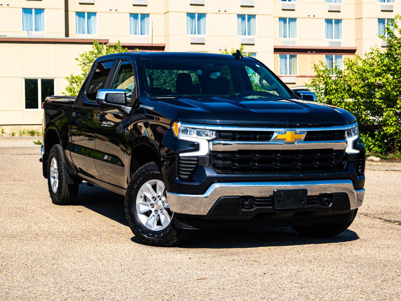 2023 Chevrolet Silverado 1500 4WD Crew Cab 147 LT Black Sherwood Park - photo #1