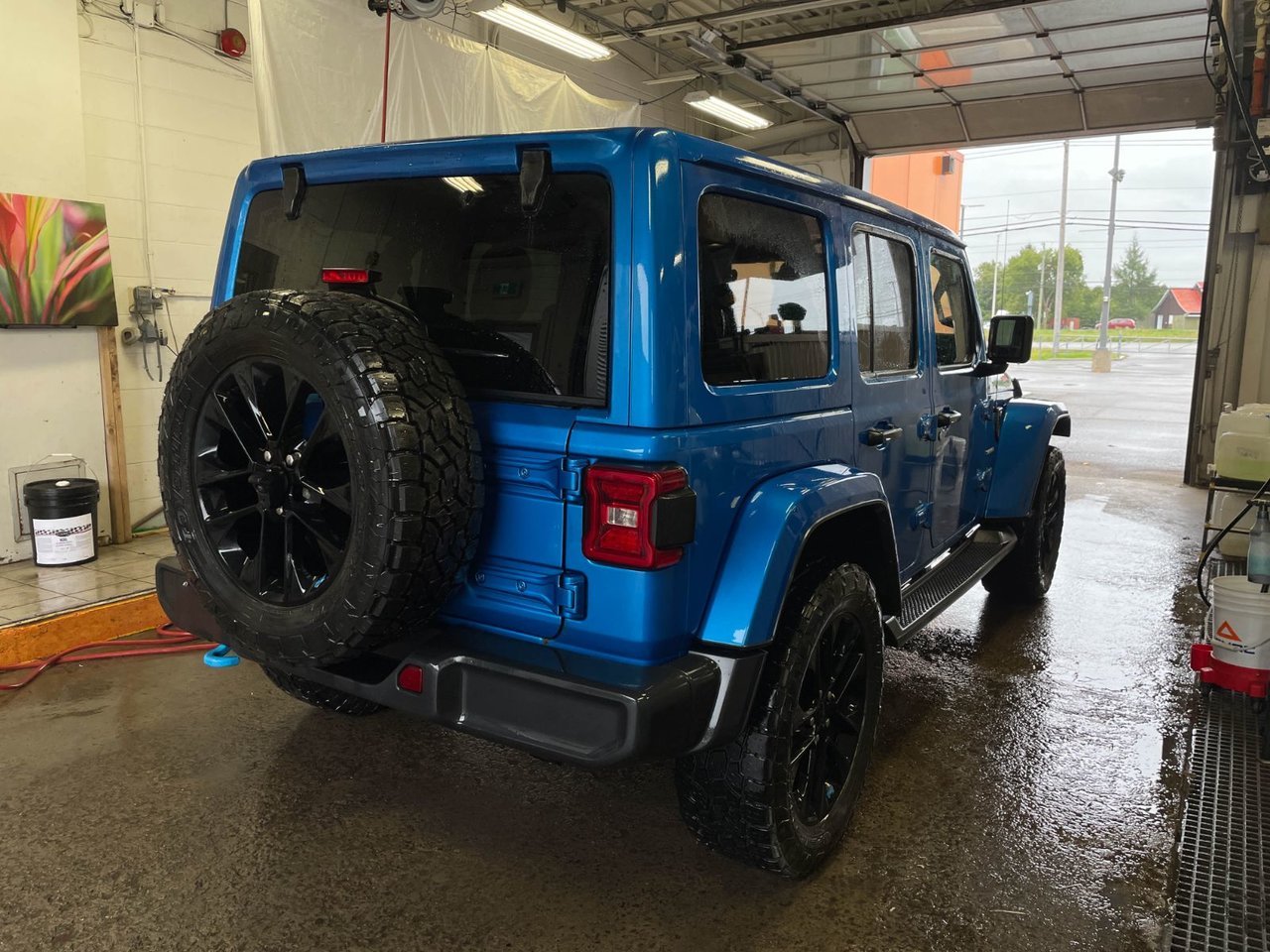 Jeep Wrangler 4xe SAHARA 4X4 *NAV* CUIR SIÈGES /VOLANT CHAUF CARPLAY 2022 Bleu Saint-Jérôme - photo #8