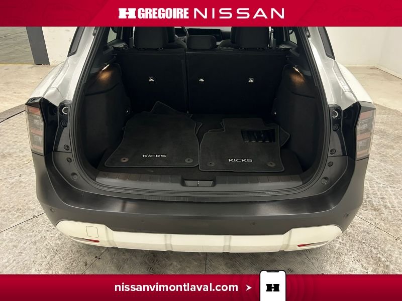 2025 Nissan Kicks White Laval - photo #15