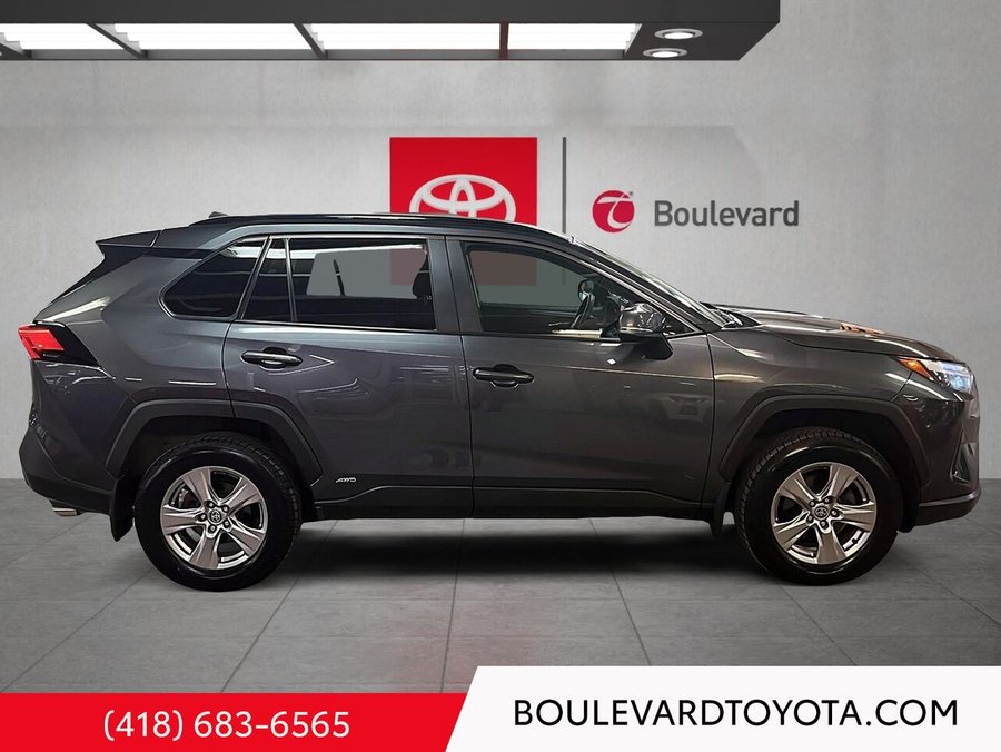 Toyota RAV4 HYBRIDE XLE, AWD 2022 Gris