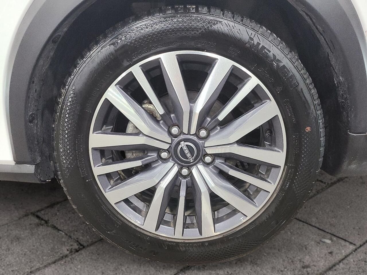 2025 Nissan KICKS PLAY S TA Grey Québec - photo #6