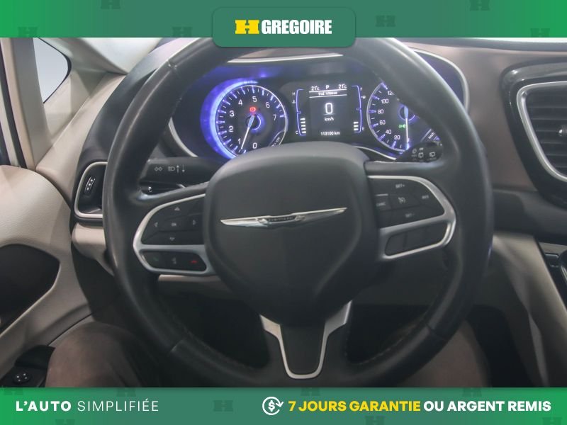 Chrysler Grand Caravan 2023 Blanc Laval - photo #16