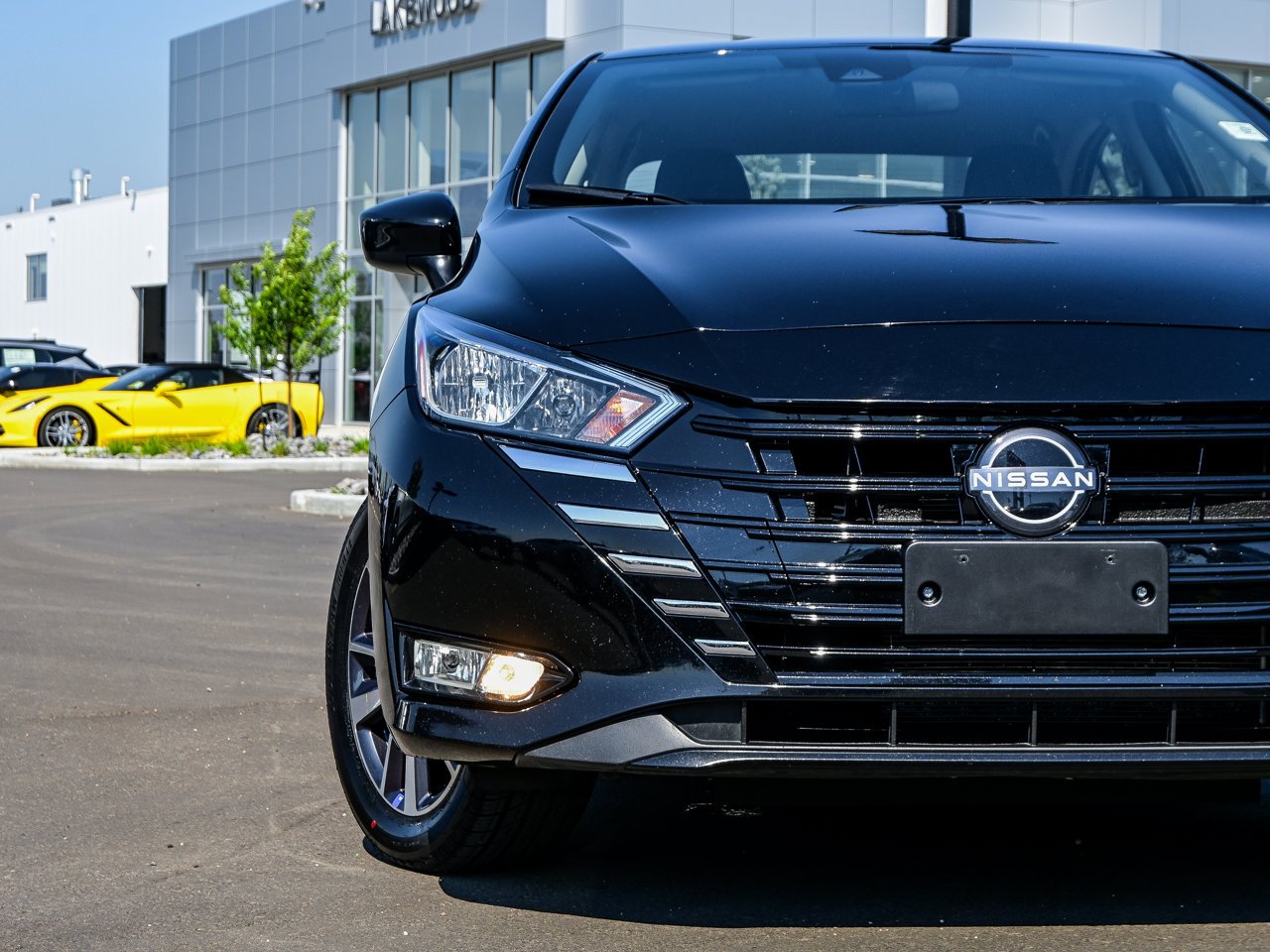 2025 Nissan Versa SV CVT Black Sherwood Park - photo #4