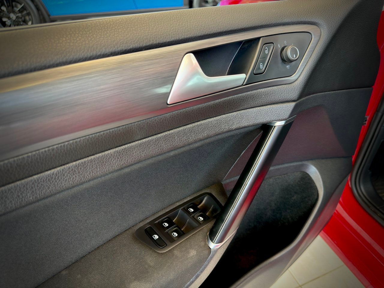 2021 Volkswagen Golf Red Notre-Dame-des-Prairies - photo #28