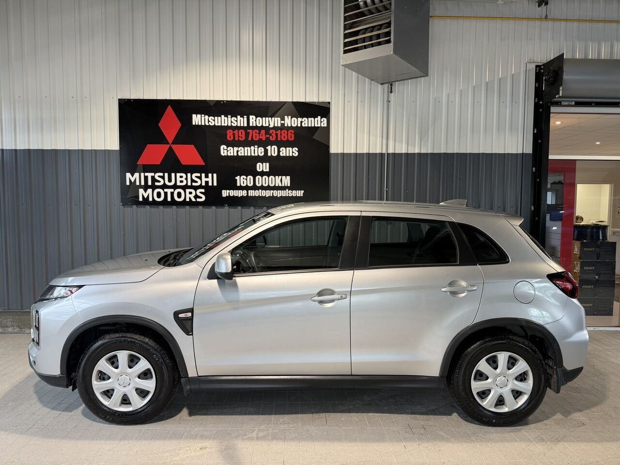 2024 Mitsubishi RVR Grey Rouyn-Noranda - photo #1