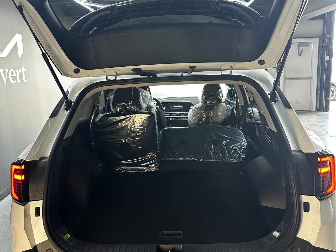 Kia Sportage hybride 2026 Blanc Neige Nacré Blainville - photo #2
