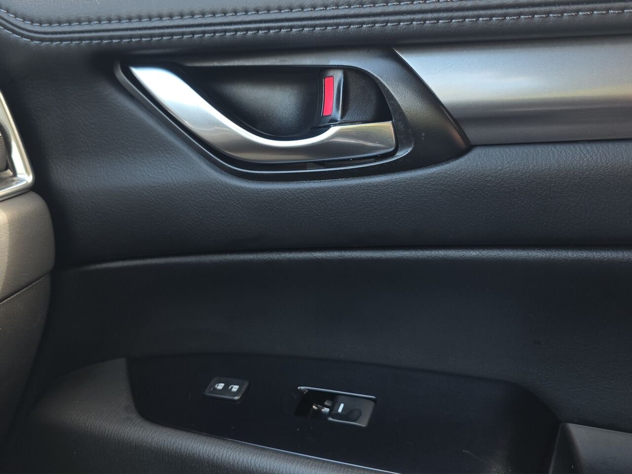 Mazda CX-5 GS AWD, automatique, toit ouvrant, sièges chauffants, volant chauffant, Apple CarPlay, navigation, 2022 Gris Val-David - photo #19