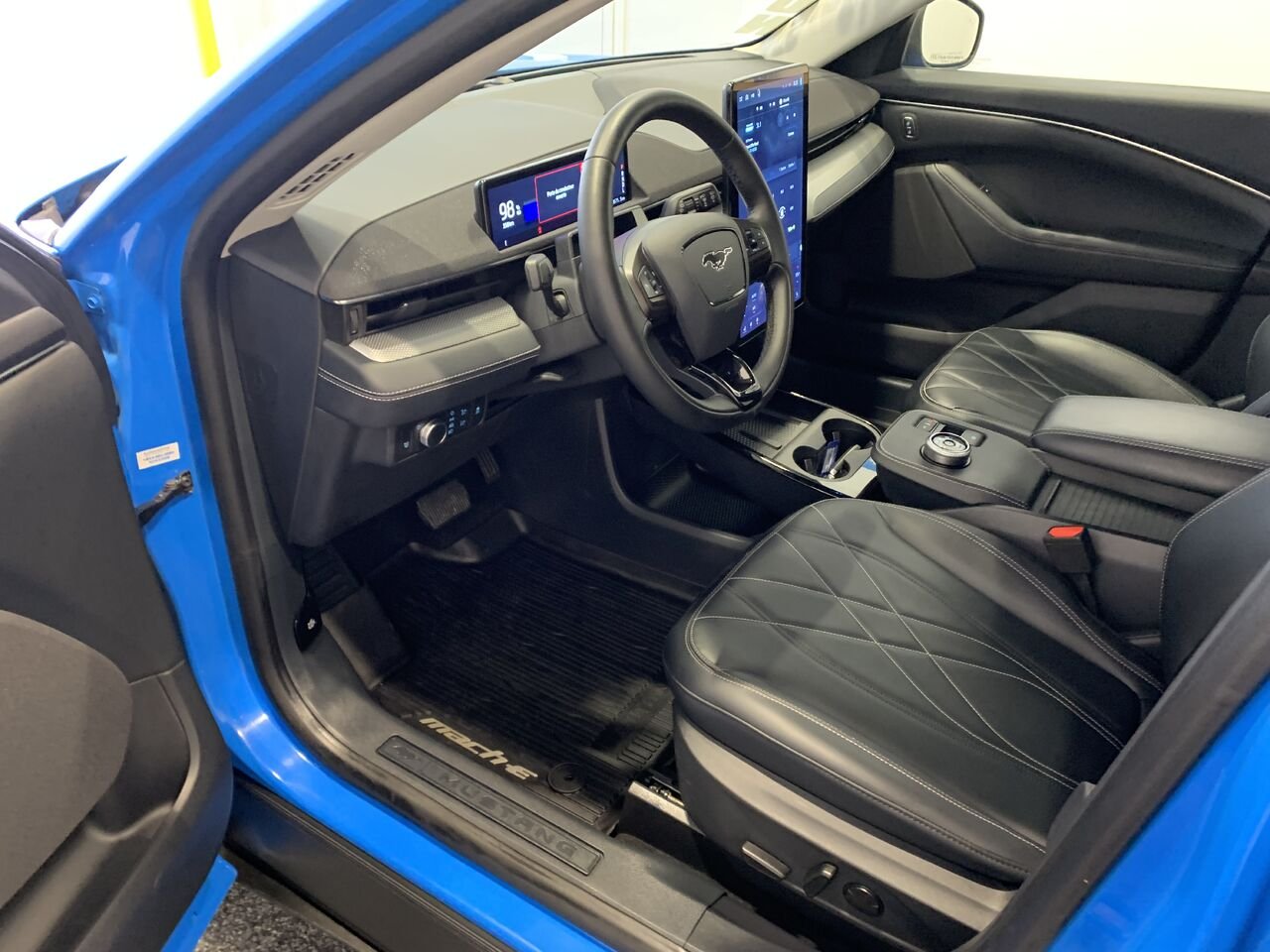 Ford Mustang Mach-E SELECT AWD MACH-E Sélect TI 2022 Bleu Châteauguay - photo #24