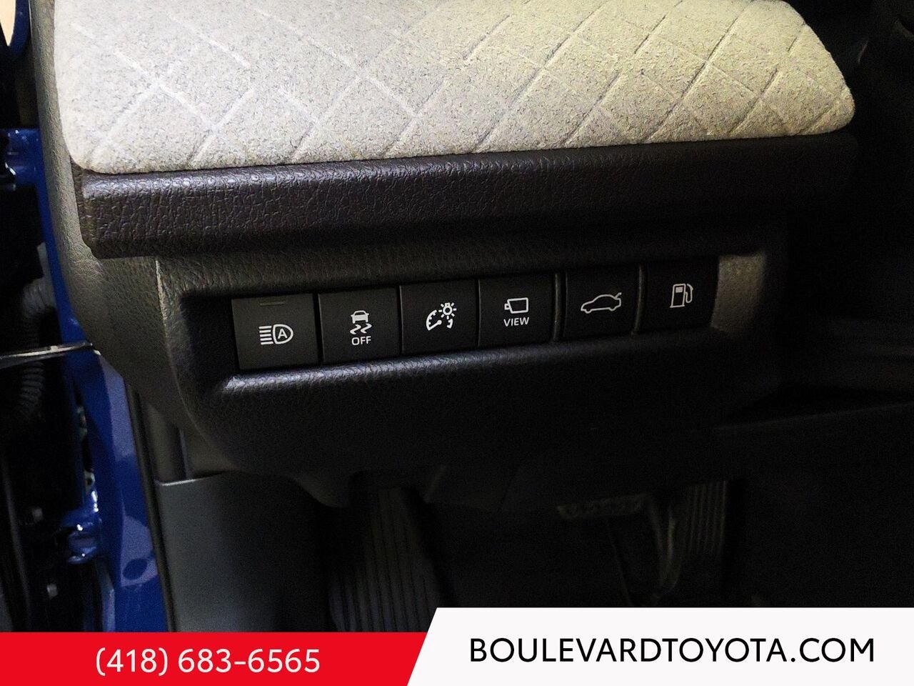 2025 Toyota Camry 531872-25 | XLE, HYBRIDE, AWD Blue Québec - photo #13