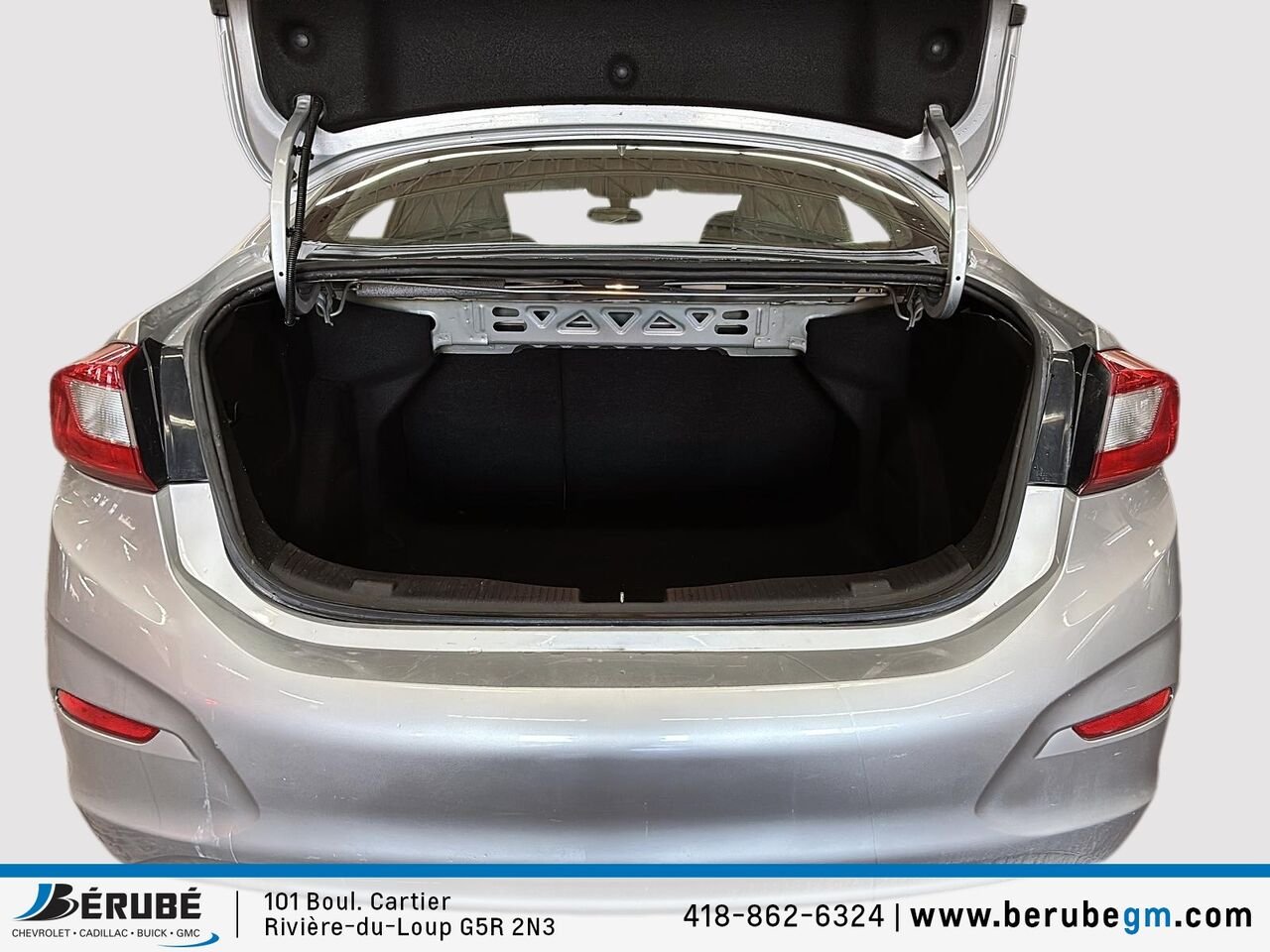 CHEVROLET CRUZE LT LT 1.6L berline 4 portes avec 1SH 2018 Argent Rivière-du-Loup - photo #5