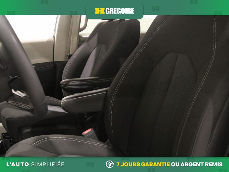 2023 Chrysler Grand Caravan White Blainville - photo #13