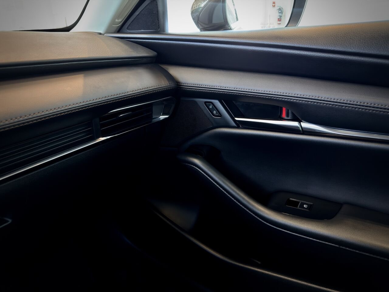 2025 Mazda Mazda3 Grey Notre-Dame-des-Prairies - photo #30