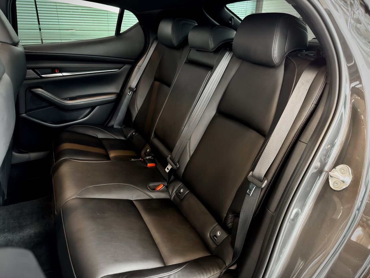2024 Mazda Mazda3 Sport Grey Notre-Dame-des-Prairies - photo #17