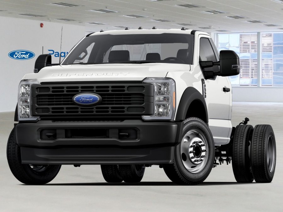 Ford Super Duty F-550 DRW XLT cabine simple 2RM 145 po DCE de 60 po 2027 Blanc Oxford
