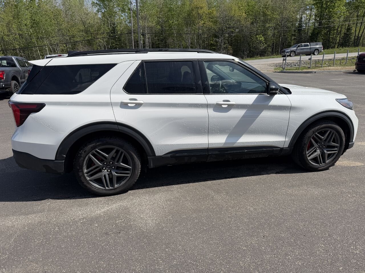2026 Ford Explorer White Mont-Laurier - photo #6