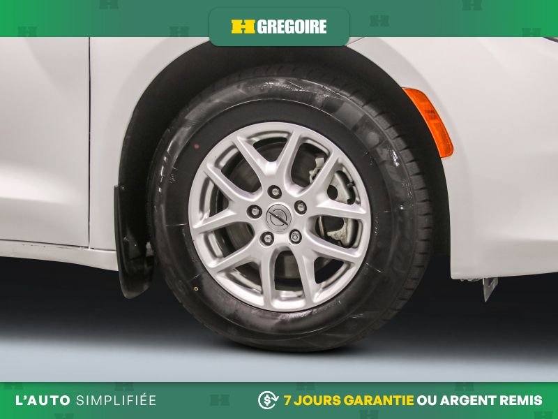 2023 Chrysler Grand Caravan White Saint-Eustache - photo #31