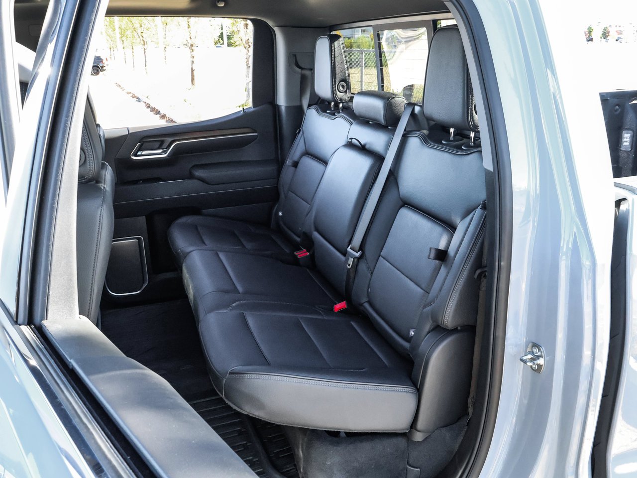 2025 GMC Sierra 1500 4WD Crew Cab 147 Denali Grey Sherwood Park - photo #15