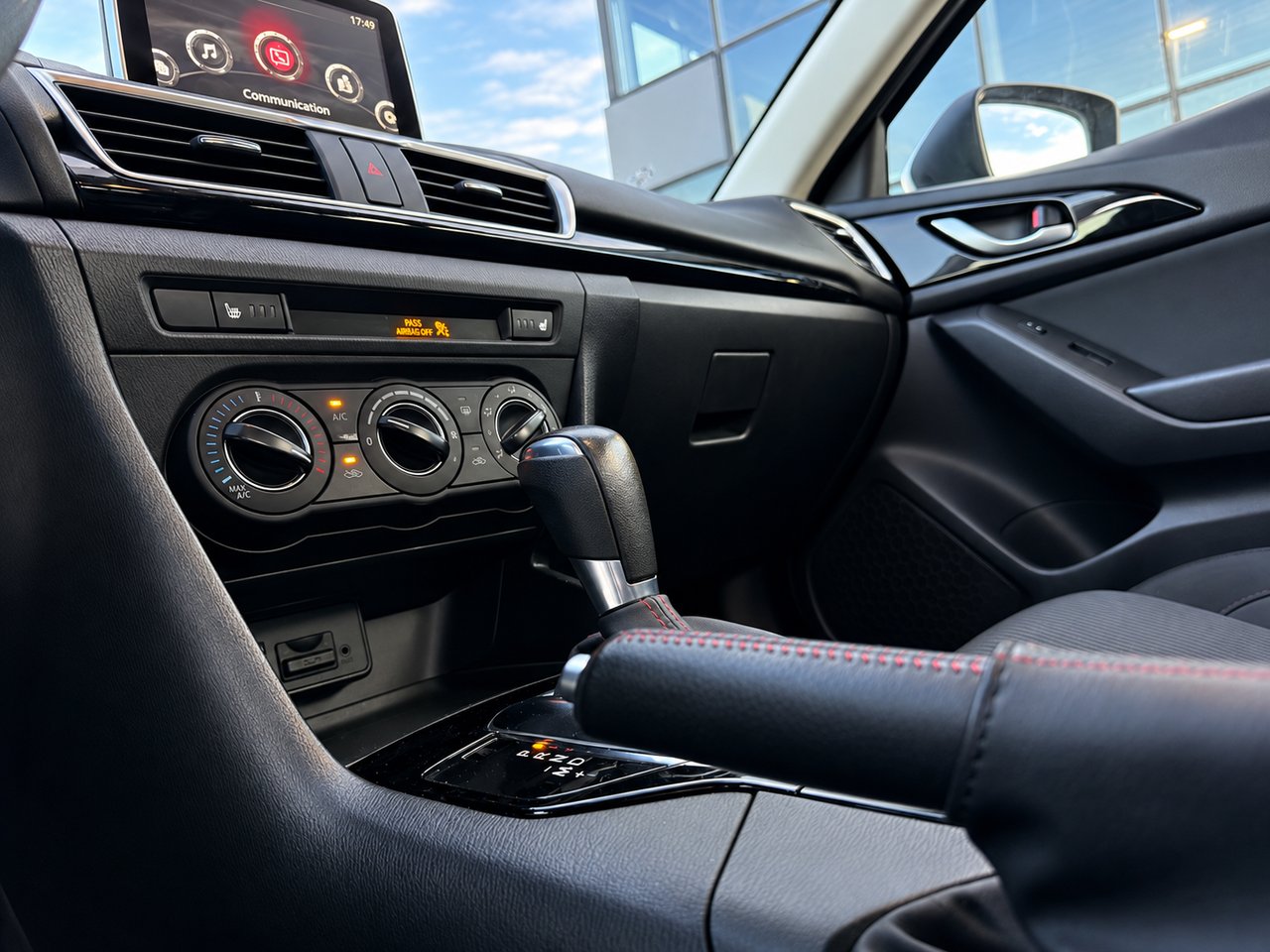 2016 Mazda 3 SPORT GS White Châteauguay - photo #8