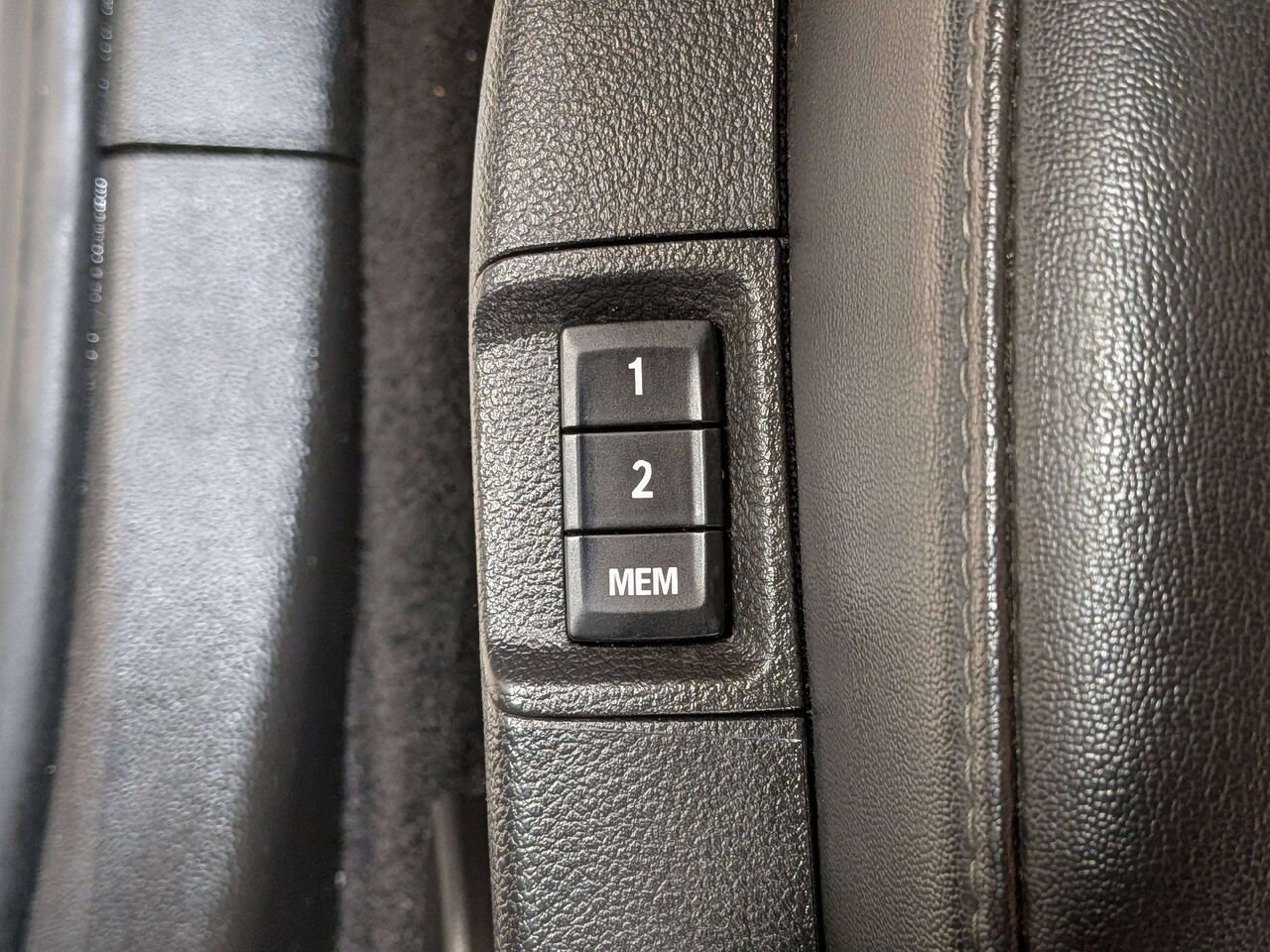 2018 Buick Encore FWD 4dr Essence White Val-David - photo #14
